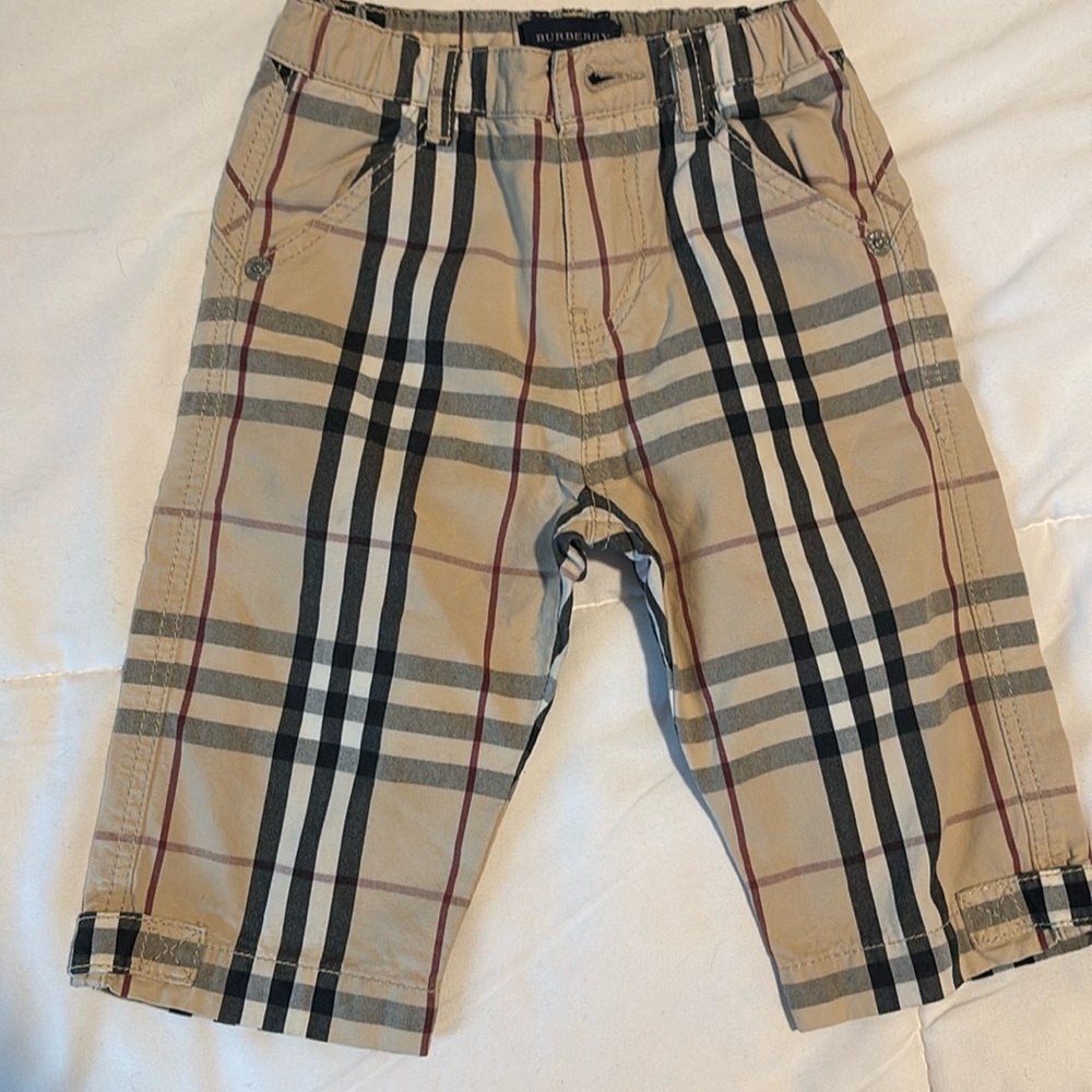 Kids Burberry Jeans size 12 Months.